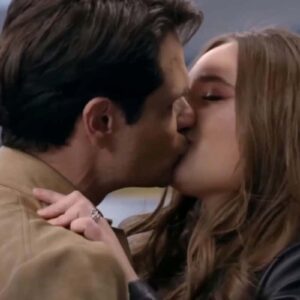 Cena final de Clarinha e Dário se beijando em Contigo Sim