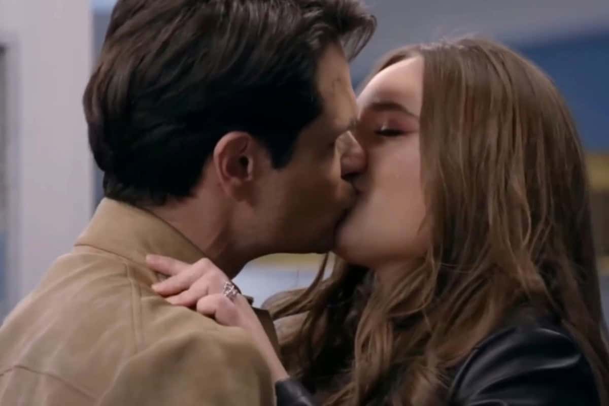 Cena final de Clarinha e Dário se beijando em Contigo Sim