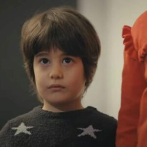 Nezir brinca com Doruk em uma tensa cena final, decidindo o destino da família de Sarp