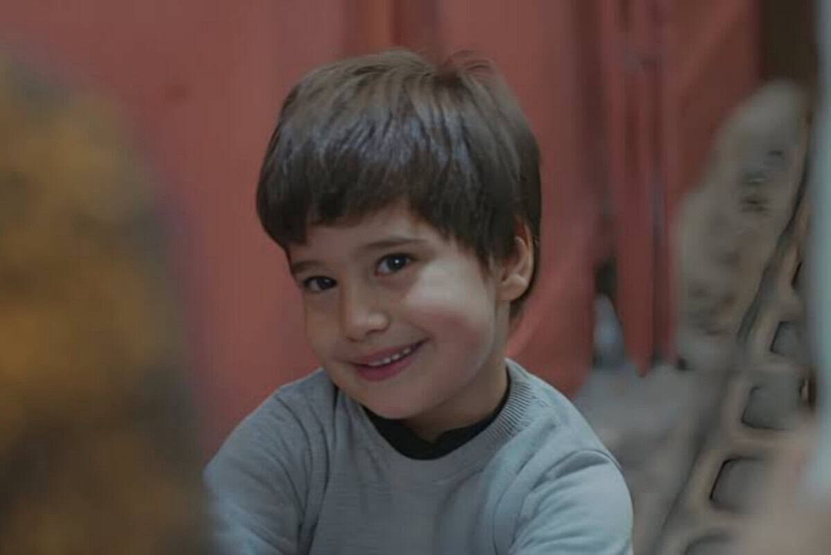 Ali Semi Sefil como Doruk na novela Força de Mulher