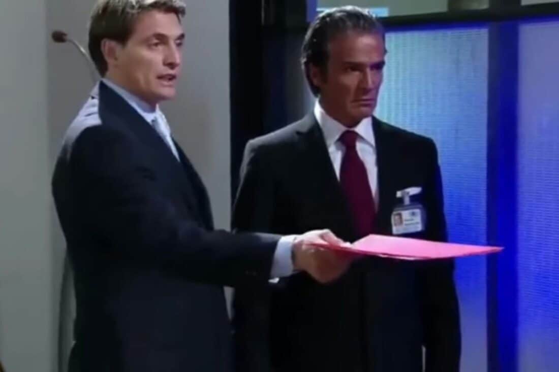 Jerônimo confronta Roberta em Quando Me Apaixono, revelando seu segredo