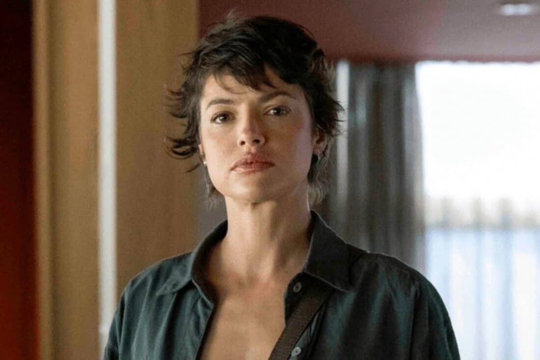 Após descobrir os segredos de Mavi, ela irá chantageá-lo e se tornar sócia de Viola no restaurante. Essa reviravolta promete abalar as relações entre os personagens e trazer ainda mais drama e suspense para a novela.