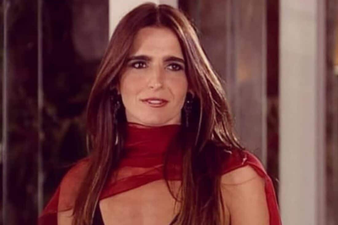 Maria Clara Diniz em evento glamouroso como produtora de sucesso em Celebridade