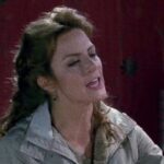 Cena emocionante de Renata revelando o segredo de Roberta em "Quando Me Apaixono".