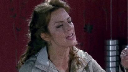 Cena emocionante de Renata revelando o segredo de Roberta em "Quando Me Apaixono".