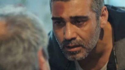 Sarp descobre a doença de Barrar e chora emocionado ao lado de Enver em cena intensa de Força de Mulher