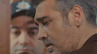 Sarp sendo preso na frente de seus filhos no aniversário de Doruk