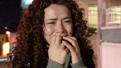 Sirin recebendo o diagnóstico de hepatite, impossibilitando a doação de medula para Bahar