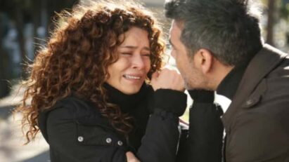 Sarp confronta Sirin no cemitério em uma cena tensa de Força de Mulher