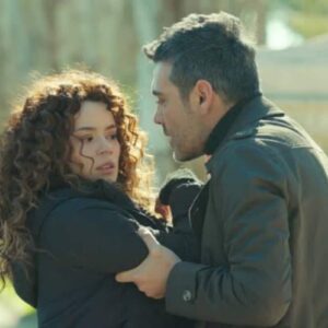 Sirin assustado ao ser confrontado por Sarp