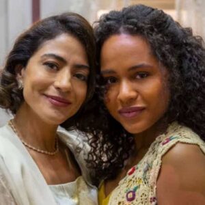 Clarice ensina etiqueta para Beatriz em uma cena emocionante da novela Garota do Momento