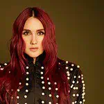 Dulce María anunciando seu retorno à carreira solo com a música 'Ojalá'