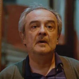 Enver confrontando Sirin e Hatice em cena tensa de Força de Mulher