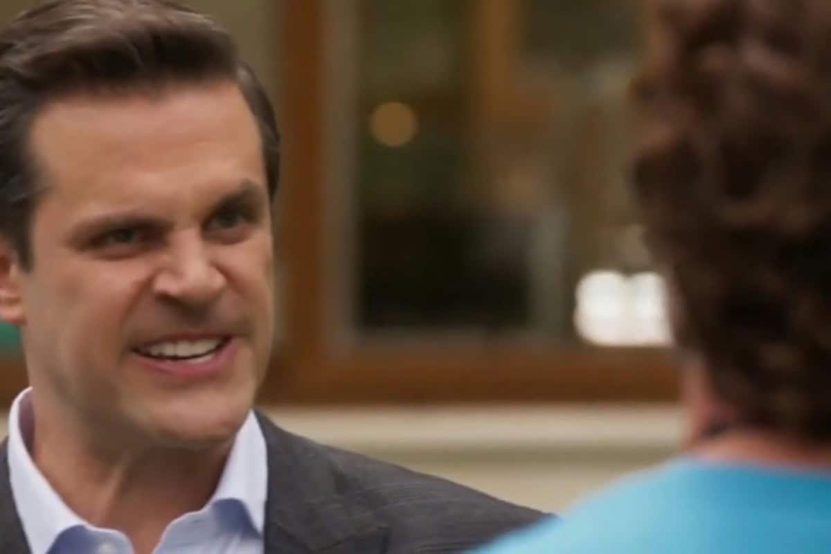 Cena de confronto entre Memo e Fausto em Meu Caminho é Te Amar