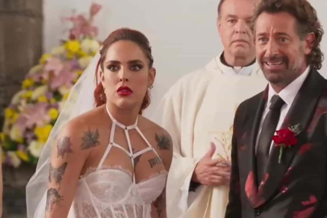 Imagem de Ursula no altar com Memo