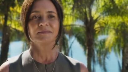 Mércia e Volney trocam olhares em 'Mania de Você', dando início a um romance secreto
