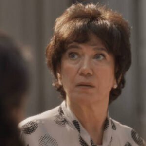 Maristela tenta manter sua farsa