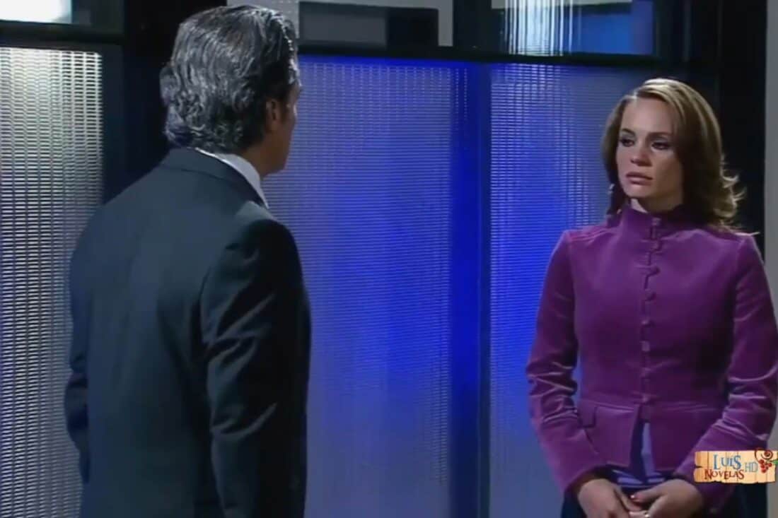 Roberta é acusada de mentir e manipular a todos.