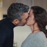 Bahar e Sarp em um momento feliz antes da tragédia na novela turca