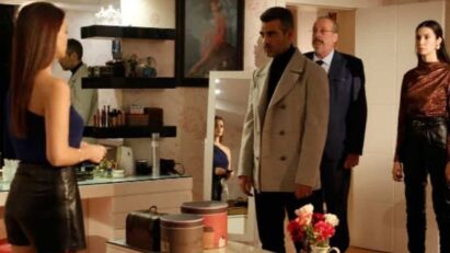 Sirin em cena de chantagem com Sarp em Força de Mulher