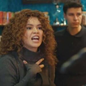 Imagem de Arif confrontando Sirin no refeitório