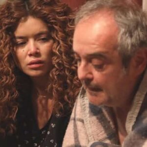 Sirin revelando segredo chocante para Enver em Força de Mulher