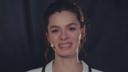 Bahar deslumbrante durante o lançamento de seu livro.