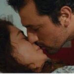 Cena do beijo entre Bahar e Arif, marcando um momento de alívio e emoção.