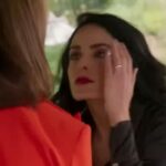 Daniela enfrentando Karen em cena tensa da novela.