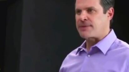 "Fausto em cena final de Meu Caminho é Te Amar, sendo confrontado por Memo."