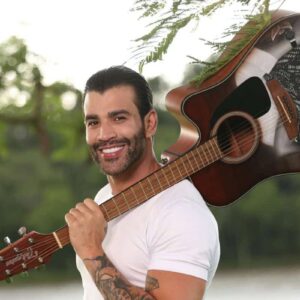 Gusttavo Lima lança música em homenagem à mãe