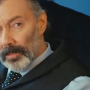 Cena tensa entre Nezir e Razin em Força de Mulher."