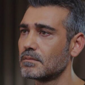 Sarp atormentado por seus segredos