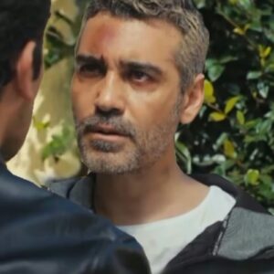 Sarp emocionado ao descobrir que sua família está viva