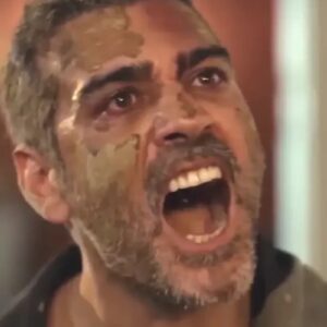 Sarp em momento de desespero ao confrontar Suat em Força de Mulher.