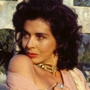 Tieta retornará à cidade em um conversível vermelho, cheia de estilo.