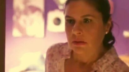 Amparo chocada ao flagrar traição de Macário com Iolanda em Meu Caminho é Te Amar