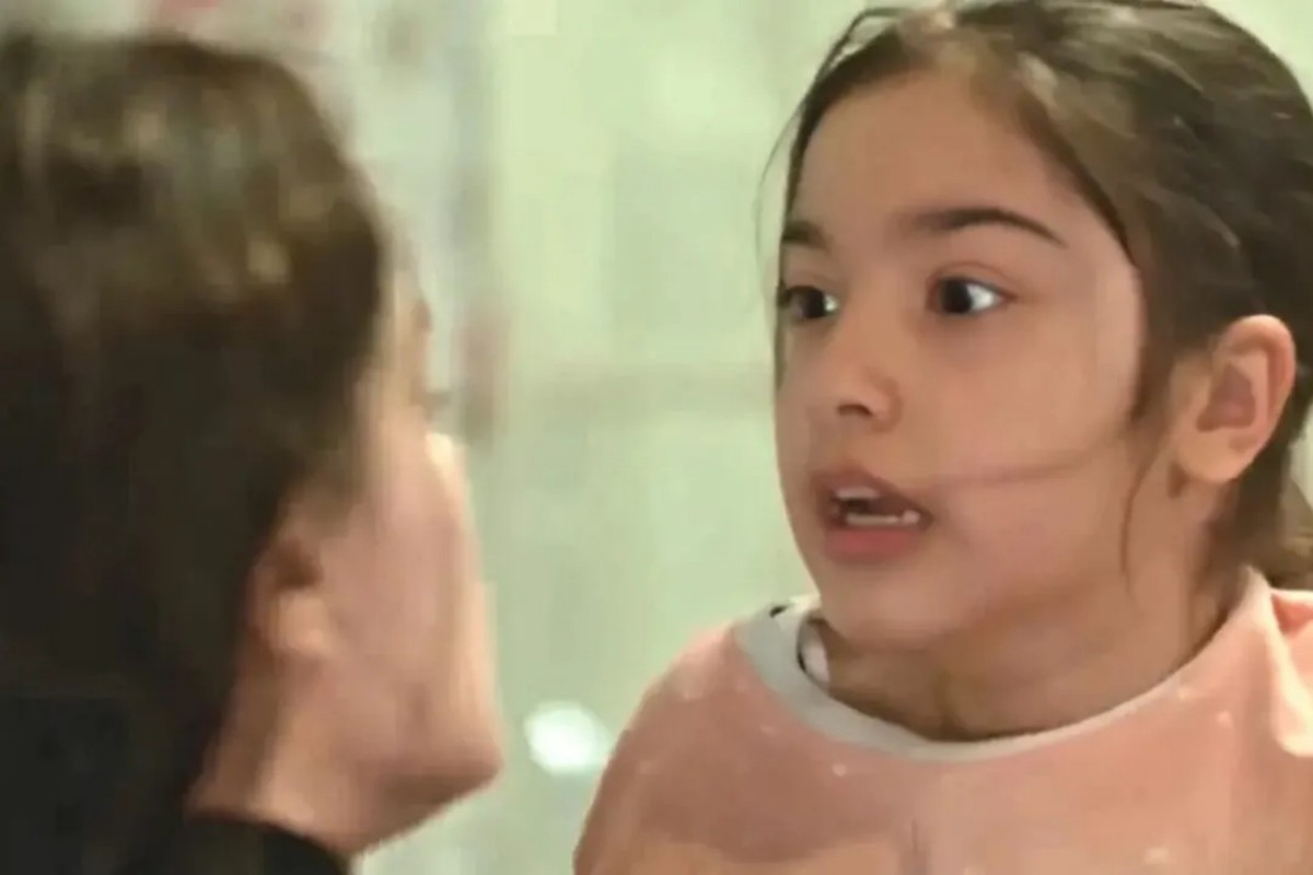 Mãe e filha vivem momentos de tensão