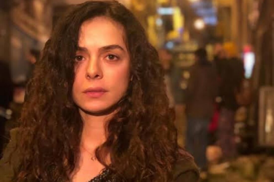 Bahar e Sarp fogem de um sequestro em Força de Mulher