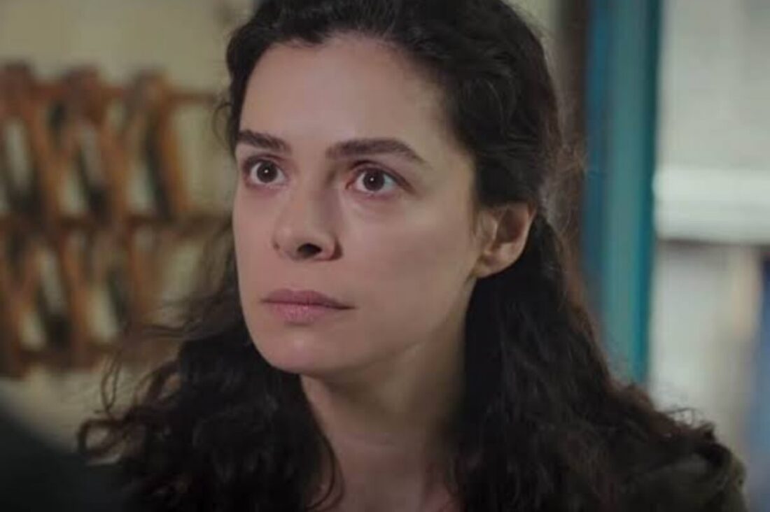Bahar emocionada ao descobrir a verdade sobre Sarp.