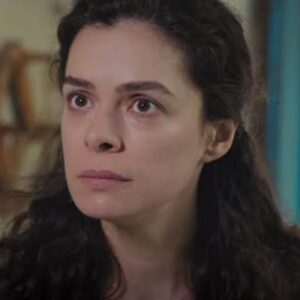 Bahar emocionada ao descobrir a verdade sobre Sarp.