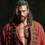 Can Yaman caracterizado como o protagonista de ‘El Turco’.