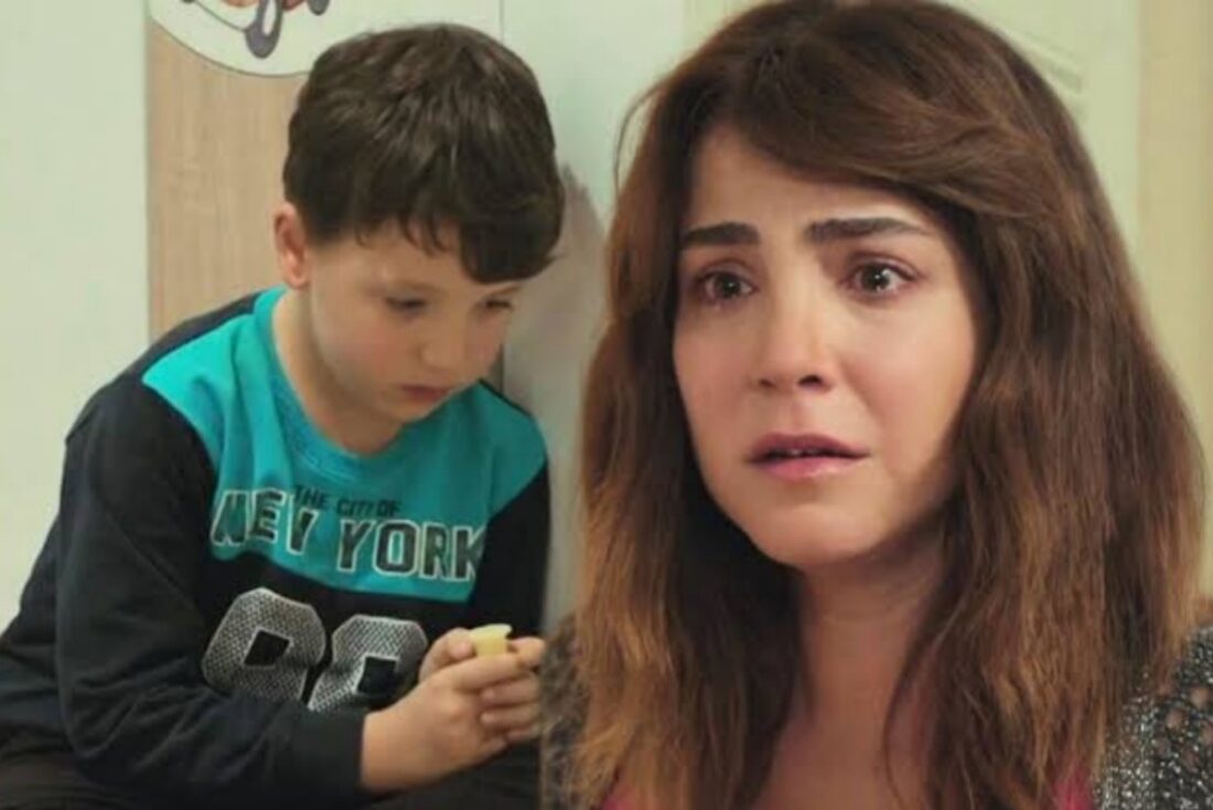 Imagem de Ceyda desesperada em Força de Mulher
