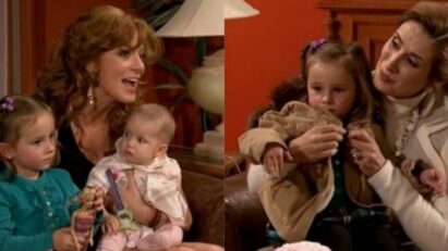 Renata com as gêmeas em seus braços, cumprindo sua promessa