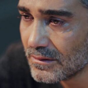 Sarp desesperado com a falta de comida em Força de Mulher