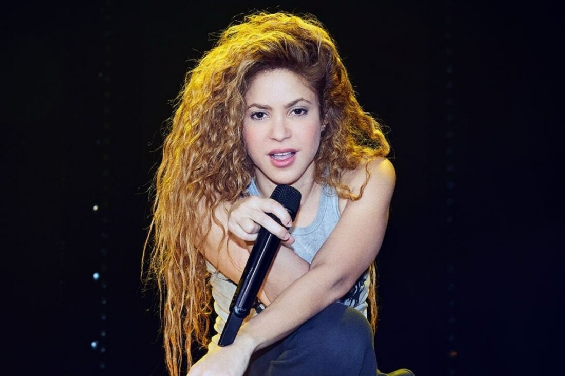 Shakira ensaiando para a turnê Las Mujeres Ya No Llorán.