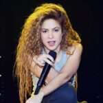 Shakira ensaiando para a turnê Las Mujeres Ya No Llorán.