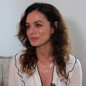 Atriz turca fala sobre o sucesso da novela no Brasil