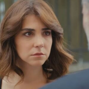 Cena intensa entre Ceyda e Nezir em Força de Mulher, novela da Record.