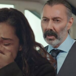 Bahar e seus filhos sendo sequestrados por Nezir em Força de Mulher